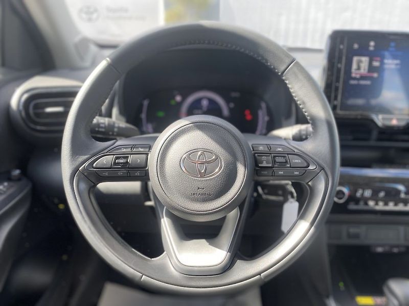 Toyota Yaris Cross 1.5HEV, ČR-1m, Comfort, DPH - fotka 13 z 26