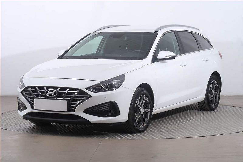 Hyundai i30 (2023) 1.5 DPI, Tempomat - fotka 2 z 20