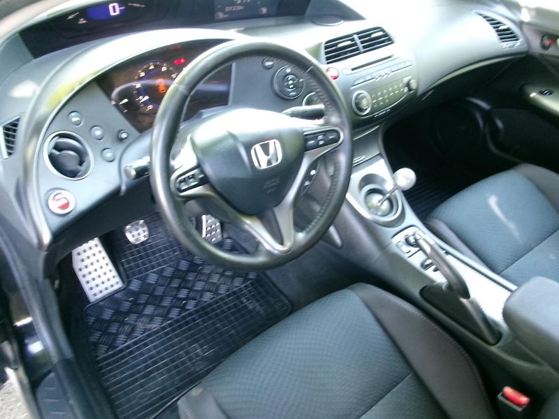 Honda Civic (2009) 1,8 VTEC PANORAMA ČR - fotka 7 z 23