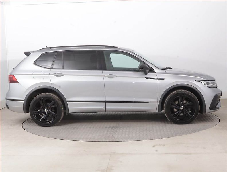 Volkswagen Tiguan Allspace (2022) R-Line 2.0 TDI - fotka 6 z 15