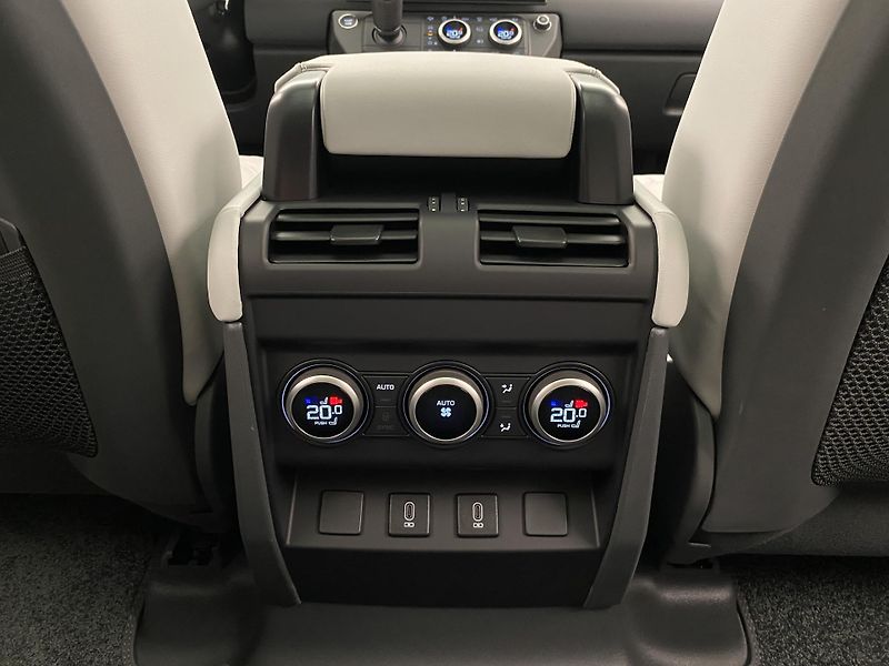 Land Rover Defender (2026) 110 D350 X-Dynamic REZERVACE - fotka 56 z 60
