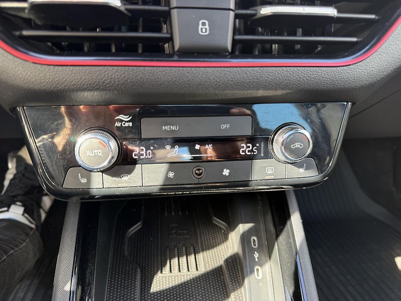 Škoda Kamiq (2025) 1.5 TSI Monte Carlo DSG ČR - fotka 18 z 22