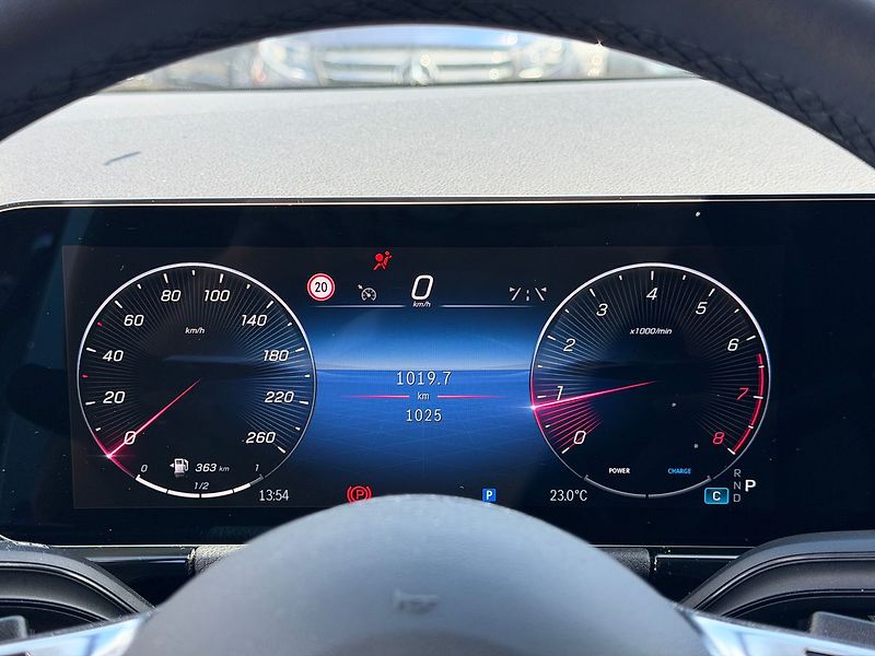 Mercedes-Benz GLA 220 4 MATIC - fotka 18 z 30