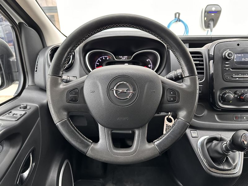 Opel Vivaro 1.6BiTurbo L1H1, 8Míst, Tažné - fotka 10 z 14