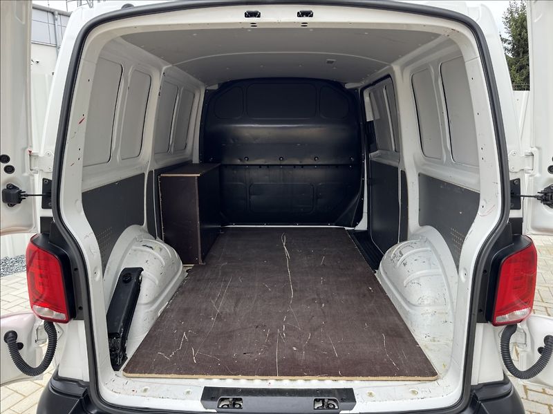 Volkswagen Transporter 2,0 TDI L1H1 DPH 1.maj původČR - fotka 18 z 50