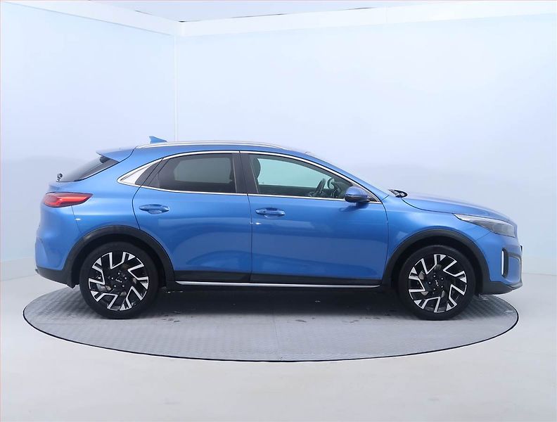 Kia XCeed (2023) 1.5 T-GDI - fotka 6 z 15