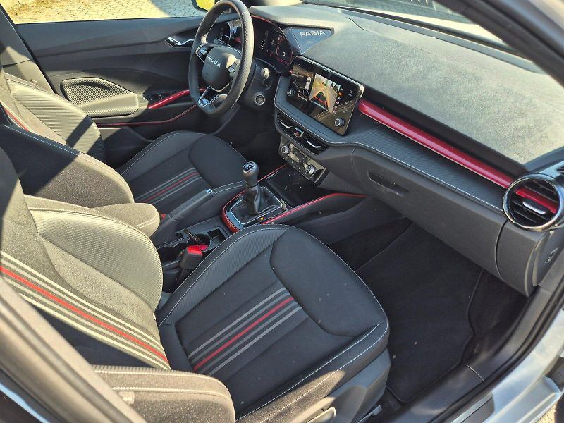 Škoda Fabia (2025) Monte Carlo 1.0TSi 85kW 6°manu - fotka 20 z 26