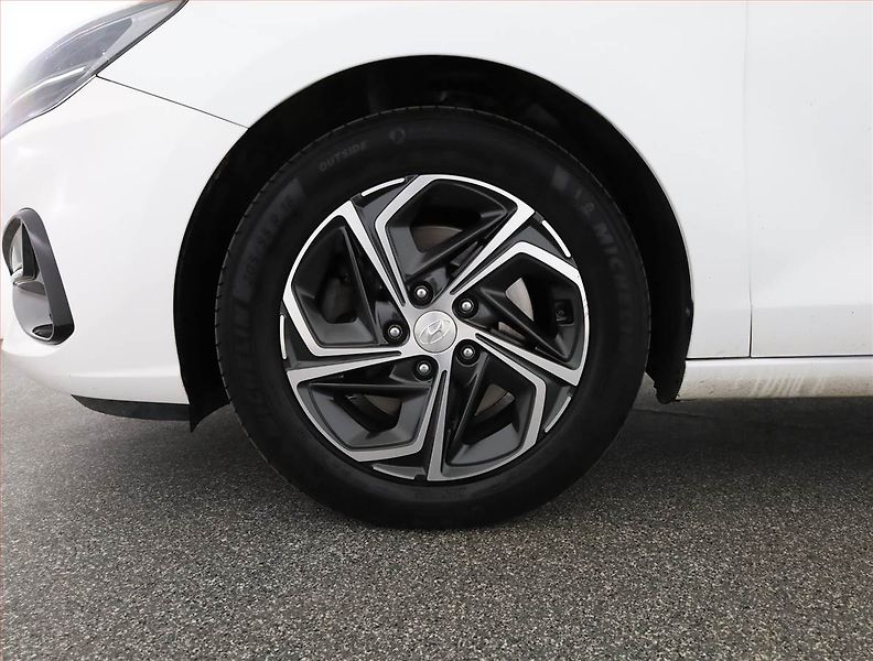 Hyundai i30 (2023) 1.0 T-GDI, Automat, Serv.kniha - fotka 17 z 17