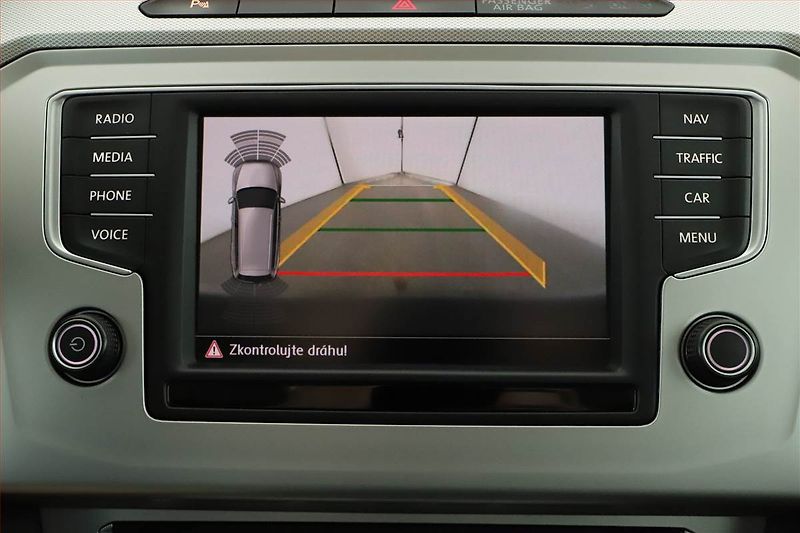 Volkswagen Passat (2016) 2.0 TDI, Navi, Tempomat - fotka 19 z 22