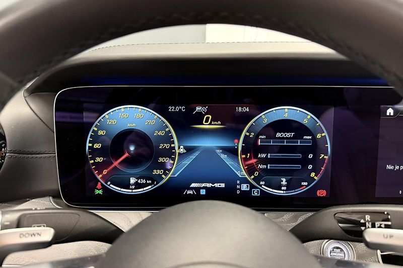 Mercedes-Benz Třídy E (2021) E 63s AMG 4Matic+ V8 Biturbo - fotka 62 z 124