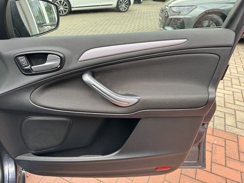 Ford S-MAX (2009) 2.0TDCi Navi 7Míst Tažné Z. - fotka 20 z 45