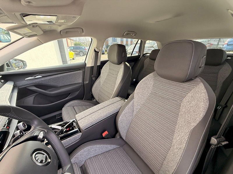 Škoda Superb (2024) COMBI SELEC TD 110/2.0 A7F - fotka 35 z 35