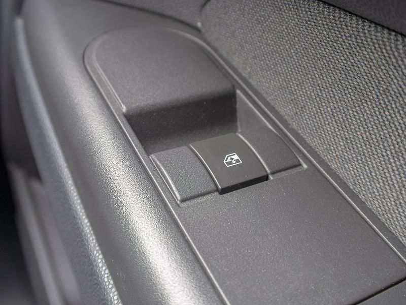 Opel Zafira (2008) 1.9CDTi 88KW SPORT – 7 sedadel - fotka 28 z 48