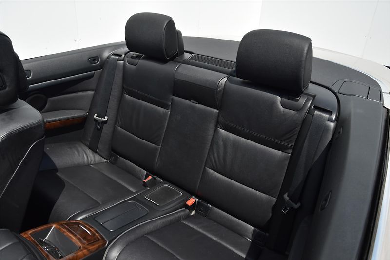 BMW Řada 3 320d 135kW CABRIO XENON KŮŽE - fotka 13 z 27
