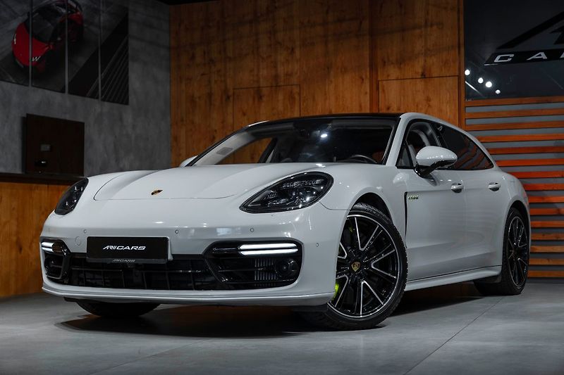 Porsche Panamera Turbo S E-hybrid - fotka 3 z 23
