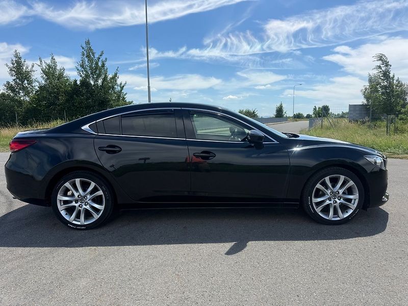 Mazda 6 Revolution Top 2,2 130 kW - fotka 6 z 23
