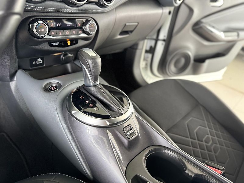 Nissan Juke 1,0DIG-T 117*AUT*TEKNA*Tažné - fotka 23 z 38