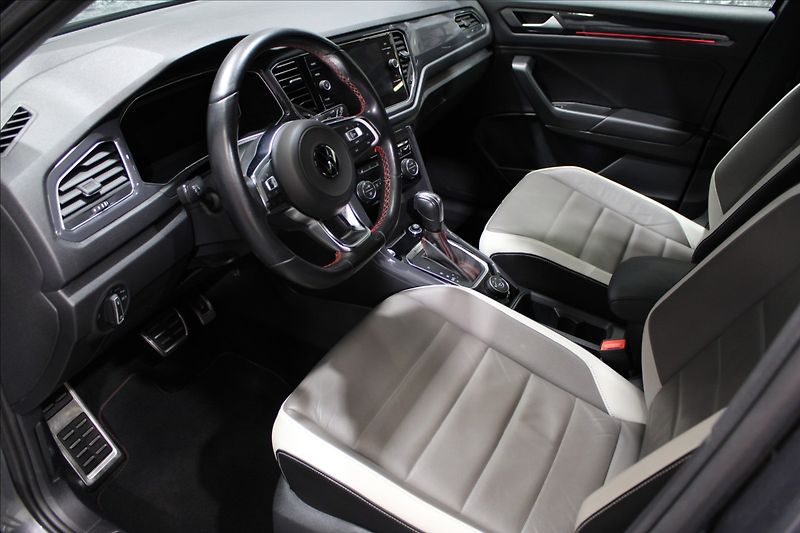 Volkswagen T-Roc 2,0 TDI 4motion Highline 1.maj - fotka 9 z 35