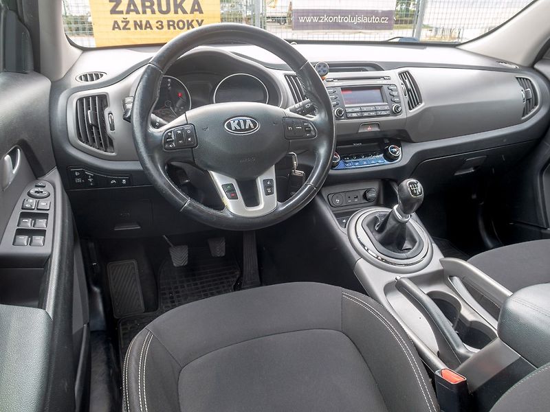 Kia Sportage (2014) ČR 1.7D 85KW – 2x KOLA - fotka 9 z 34