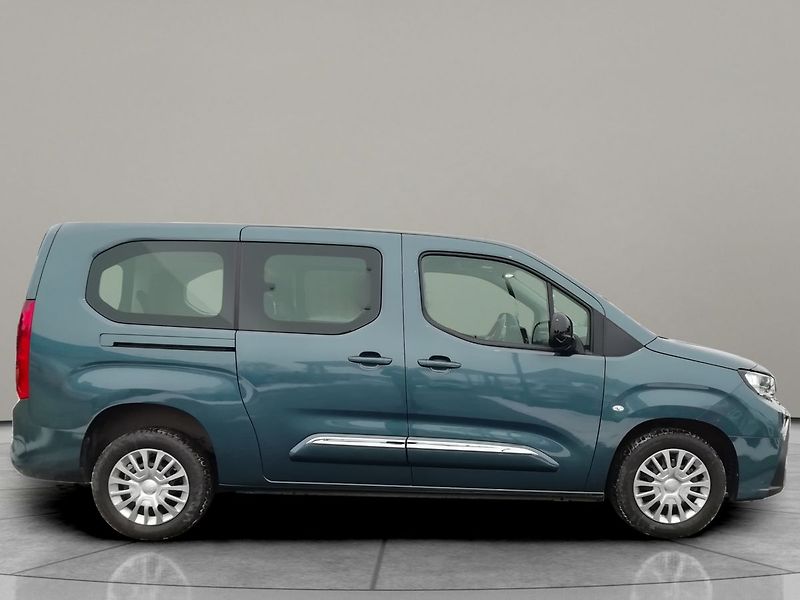 Toyota ProAce City Verso 1,5 D-4D L2 A/T Business - fotka 3 z 17