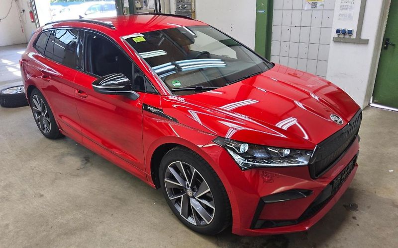 Škoda Enyaq iV80 SPORTLINE SOH 96% - fotka 2 z 8