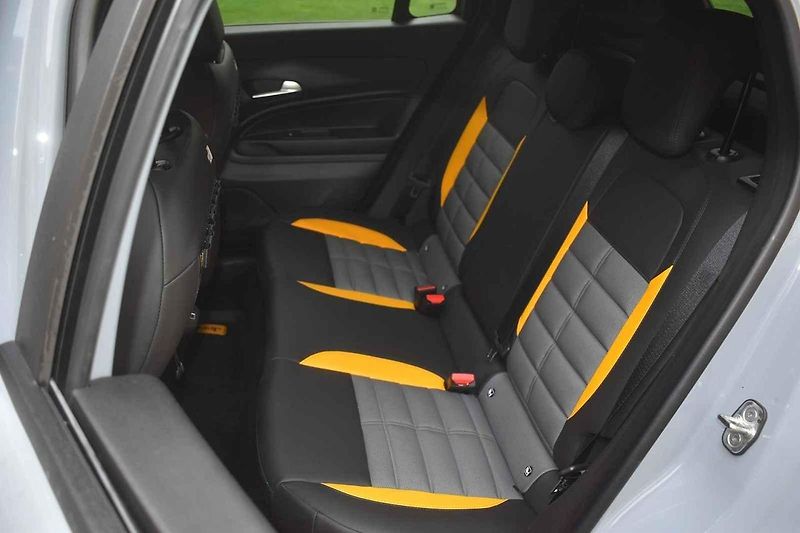 Jeep Avenger dobře poslouží menším rodinám, které nechtějí jezdit vždy jen po silnici.