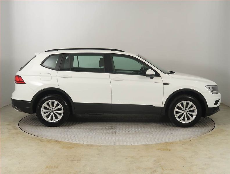 Volkswagen Tiguan Allspace (2020) 1.5 TSI - fotka 6 z 18