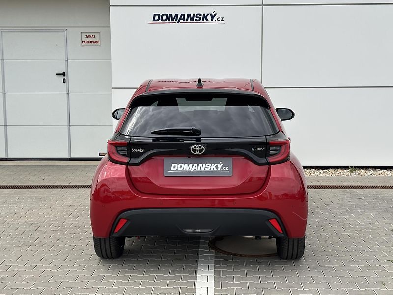 Toyota Yaris (2026) Style 1,5 HEV AT - fotka 11 z 14