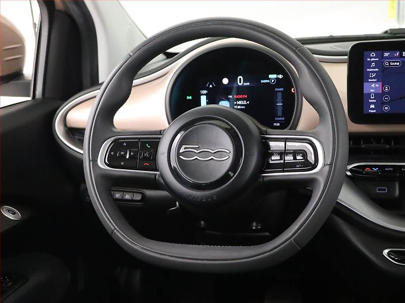 Fiat 500e (2023) 24 kWh, SoH 94%, Automat - fotka 20 z 22