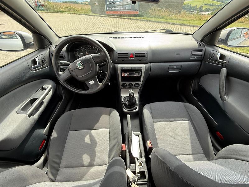Škoda Octavia (2010) 1,9 TDI TOUR xenon - fotka 6 z 14