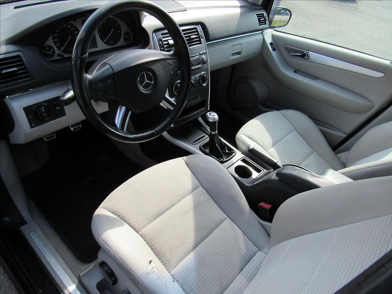 Mercedes-Benz Třídy B 2,0 Turbo B200 - fotka 9 z 25
