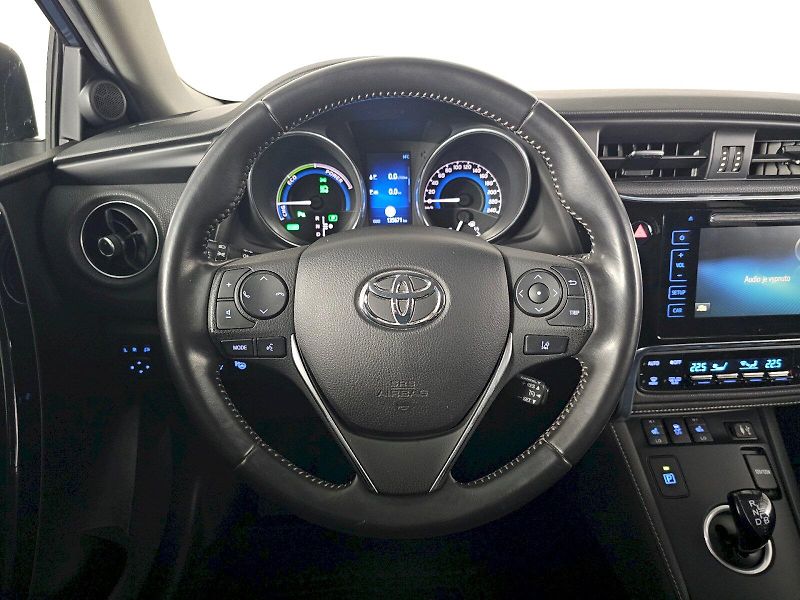Toyota Auris (2015) TS 1.8HEV EXECUTIVE - fotka 8 z 29