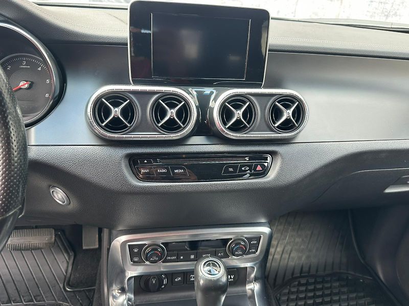 Mercedes-Benz Třídy X (2019) X, 220D, 140KW, 360° - fotka 12 z 26