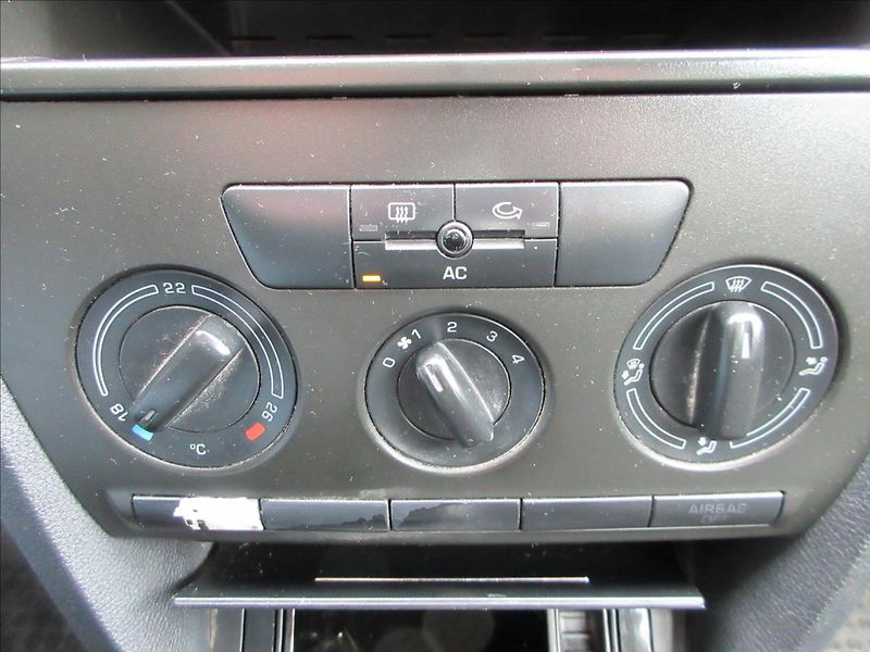 Škoda Octavia 1,6 i, 85Kw, Klima, Tažné. Nov - fotka 21 z 29