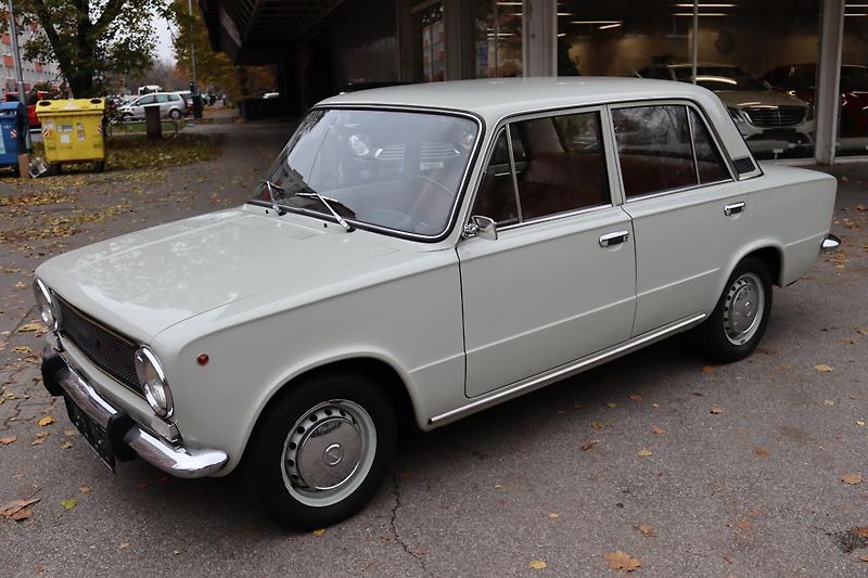 Fiat 124 1974 FIAT 124 SERIE III - fotka 19 z 50