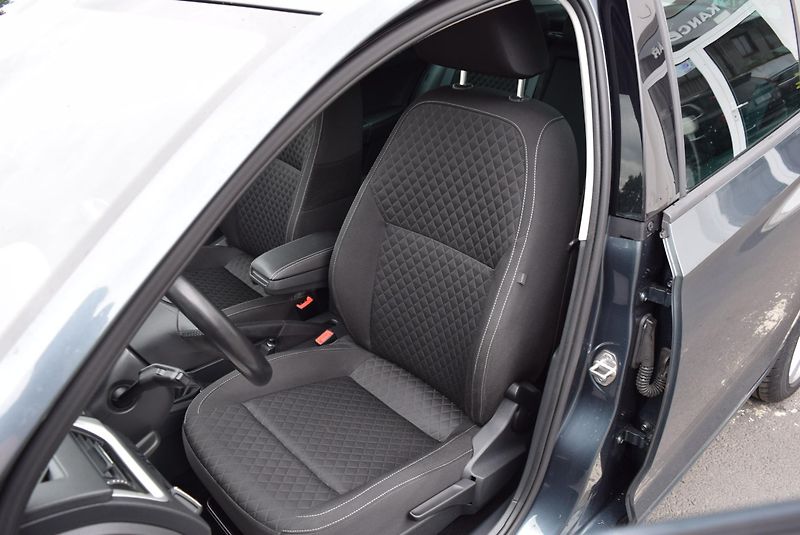Škoda Rapid (2017) 1.2TSI 81kw ED. DRIVE XEN TAŽ  - fotka 20 z 44