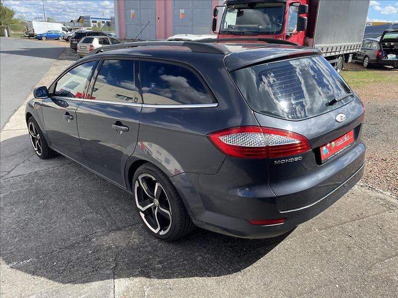 Ford Mondeo 2,0TDCi*103 kW*pravidelný serv - fotka 7 z 36