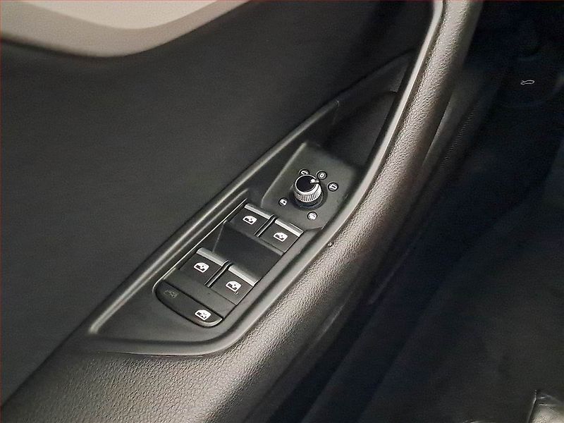 Audi A5 (2021) S-Line 35 TDI - fotka 26 z 28