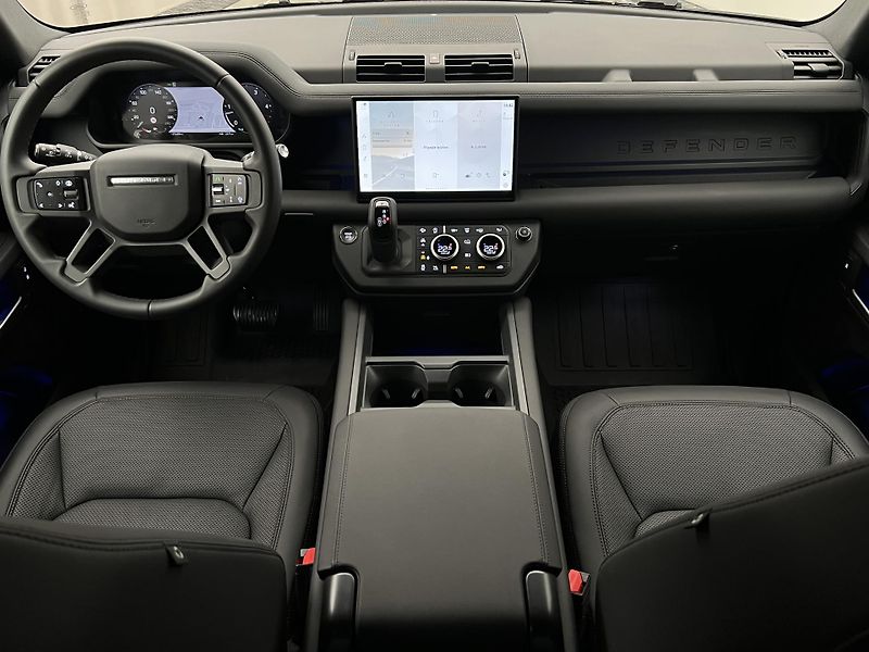 Land Rover Defender 110 D300 X-DYNAMIC SE AWD AUT  - fotka 2 z 48
