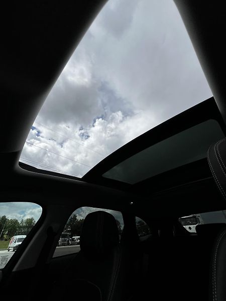 Jaguar F-Pace 25D AWD 177kW R-Sport DPH TZ - fotka 7 z 29