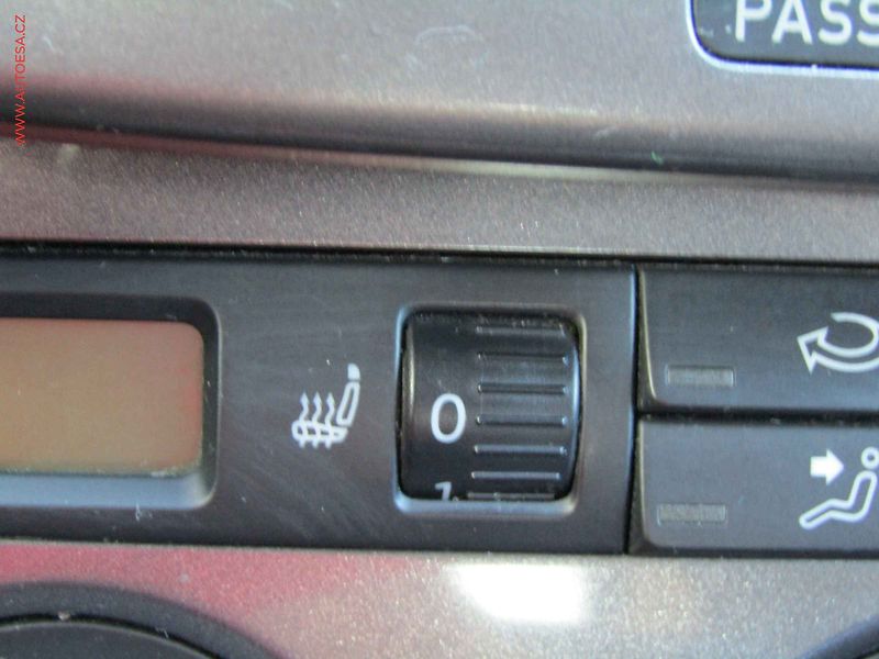 Volkswagen Passat (2008) 1.9TDi Variant, TZ, výhř.sed. - fotka 20 z 21