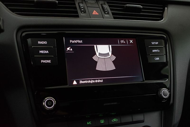 Škoda Octavia 1.5 TSI 110kW ACTIVE PLUS*ČR* - fotka 18 z 32