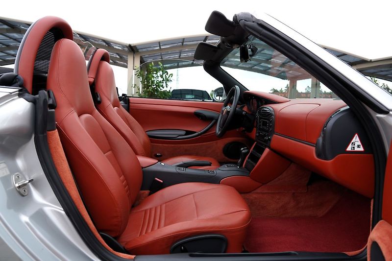 Porsche Boxster 2.5i/205PS/hardop/54.000 km !! - fotka 43 z 50