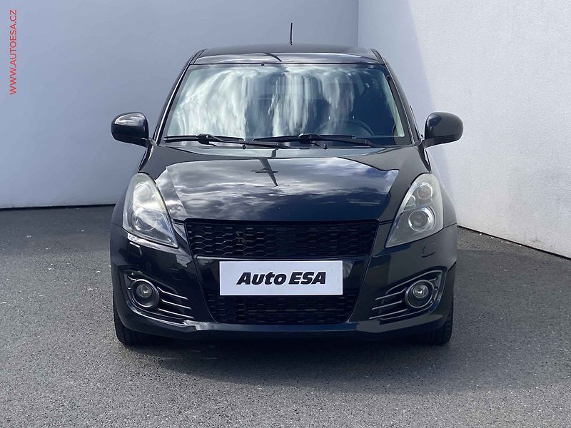 Suzuki Swift (2013) 1.6i, 2.maj, servis.kniha - fotka 2 z 13