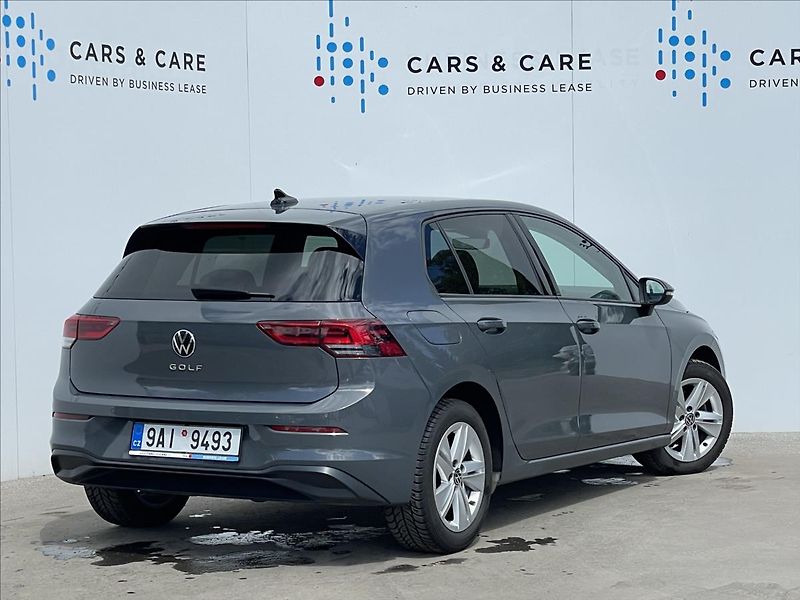 Volkswagen Golf 1,0 TSI LIFE KESSY+Kamera - fotka 3 z 23