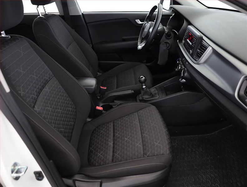 Kia Rio (2022) 1.2 DPI - fotka 7 z 17