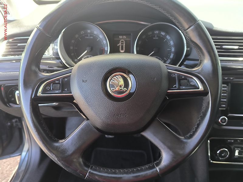 Škoda Superb (2014) 2.0 TDi, Elegance, TZ - fotka 15 z 19