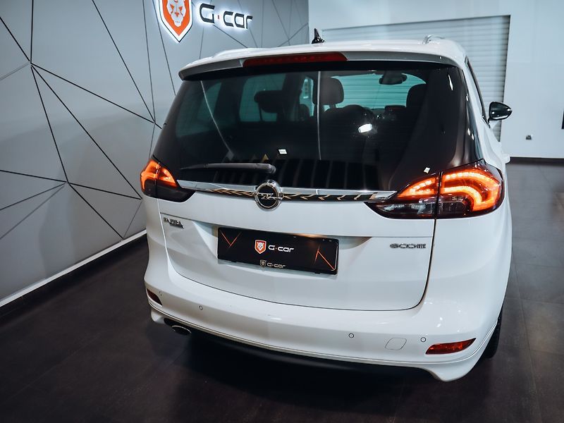 Opel Zafira 2.0CDTi OPC Line - fotka 7 z 28