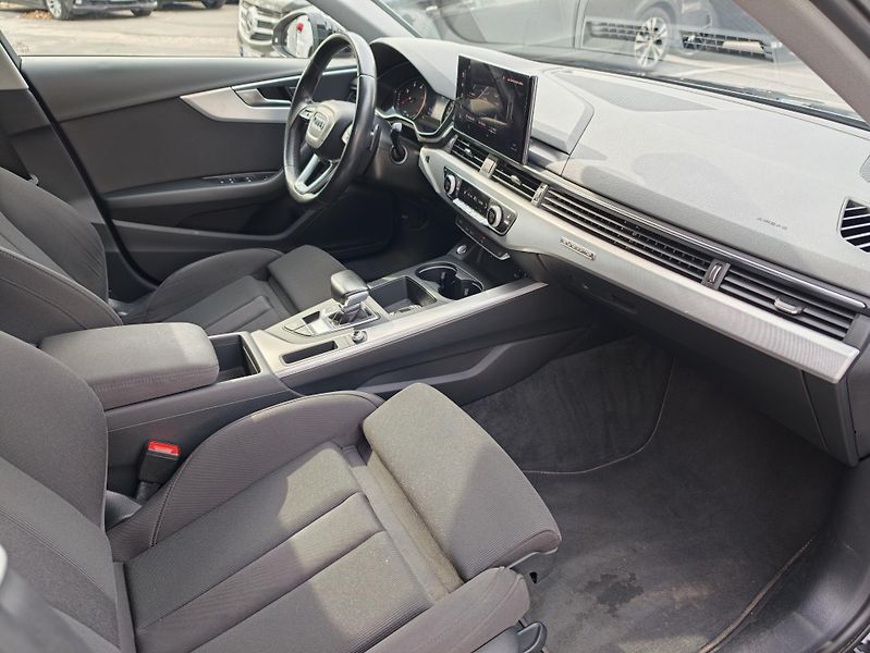 Audi A4 Avant (2021) 40 TDI quattro  - fotka 15 z 25