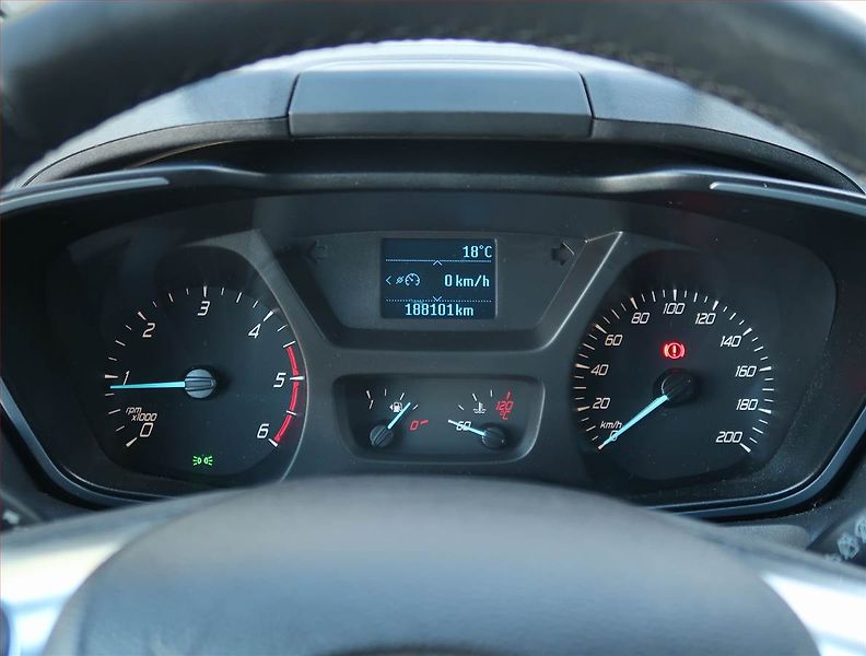 Ford Tourneo Custom (2015) Titanium 2.2 TDCi, ČR - fotka 11 z 25